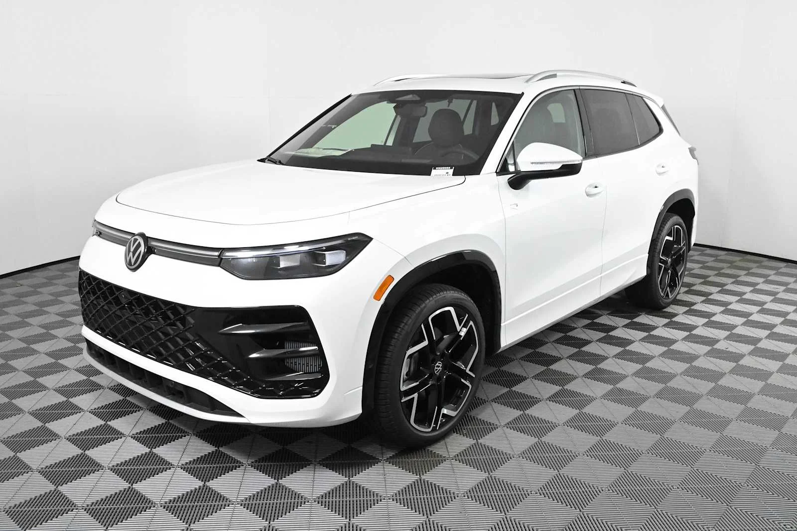 New 2026 Opal White Pearl Volkswagen SEL R-Line Turbo image 2