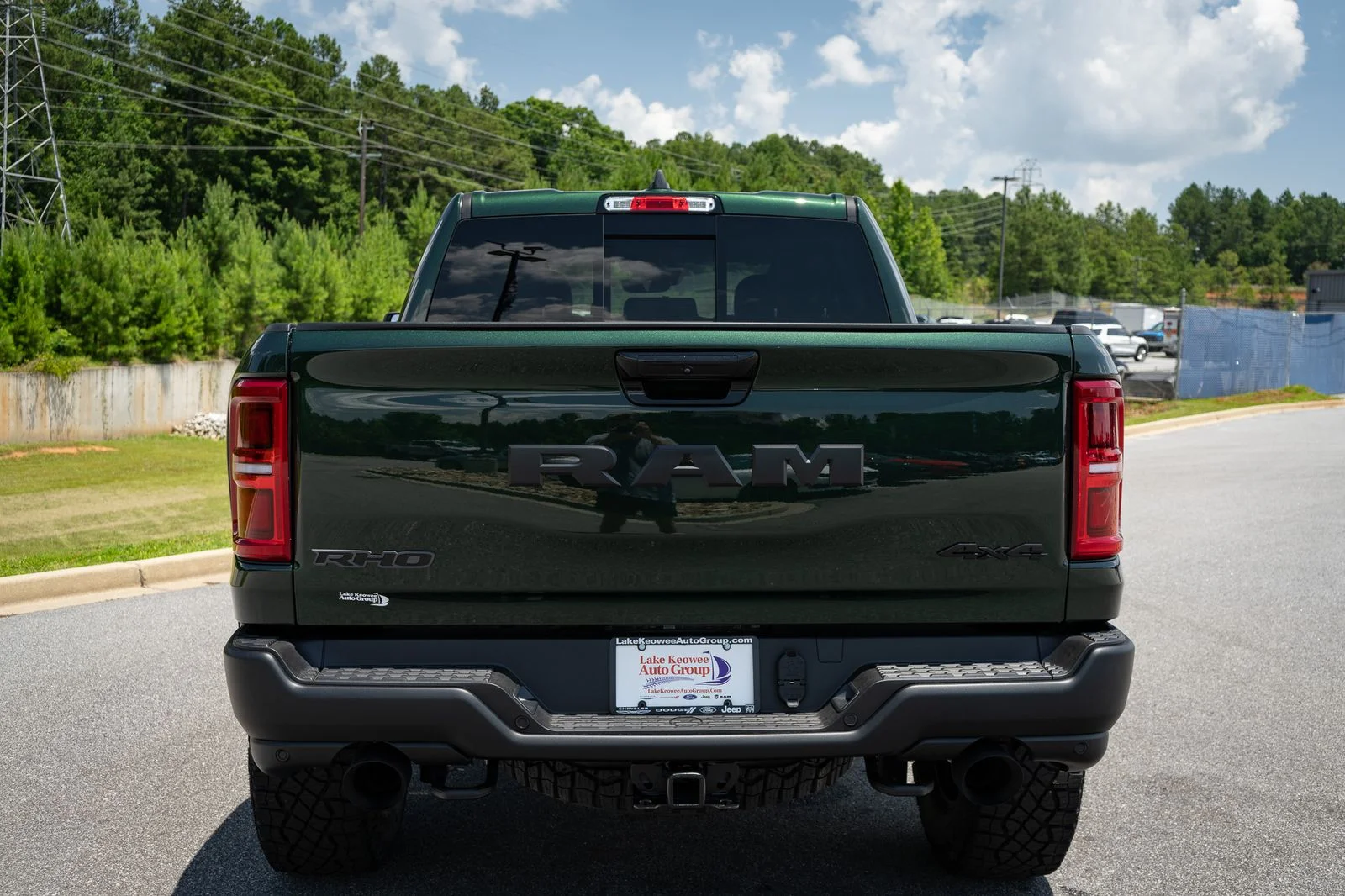 New 2026 Serrano-Green Metallic Exterior Paint RAM RHO image 17