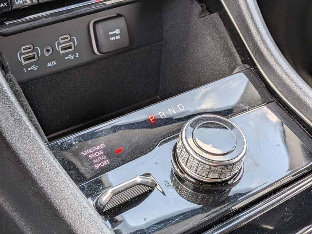 Used 2022 White Jeep Limited image 25