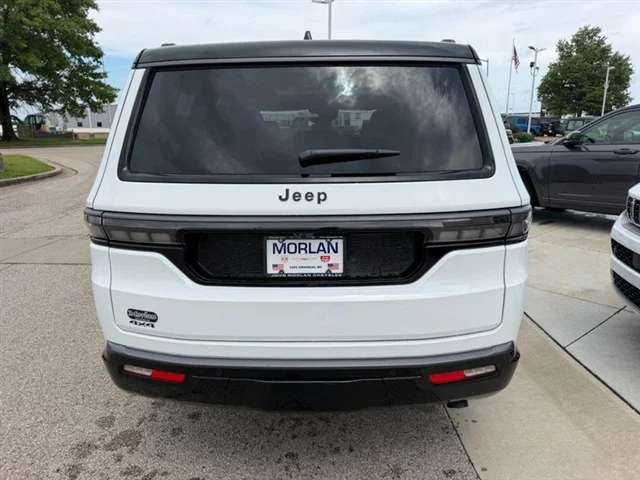 New 2026 Bright White Clear-Coat Exterior Paint Jeep Upland image 5
