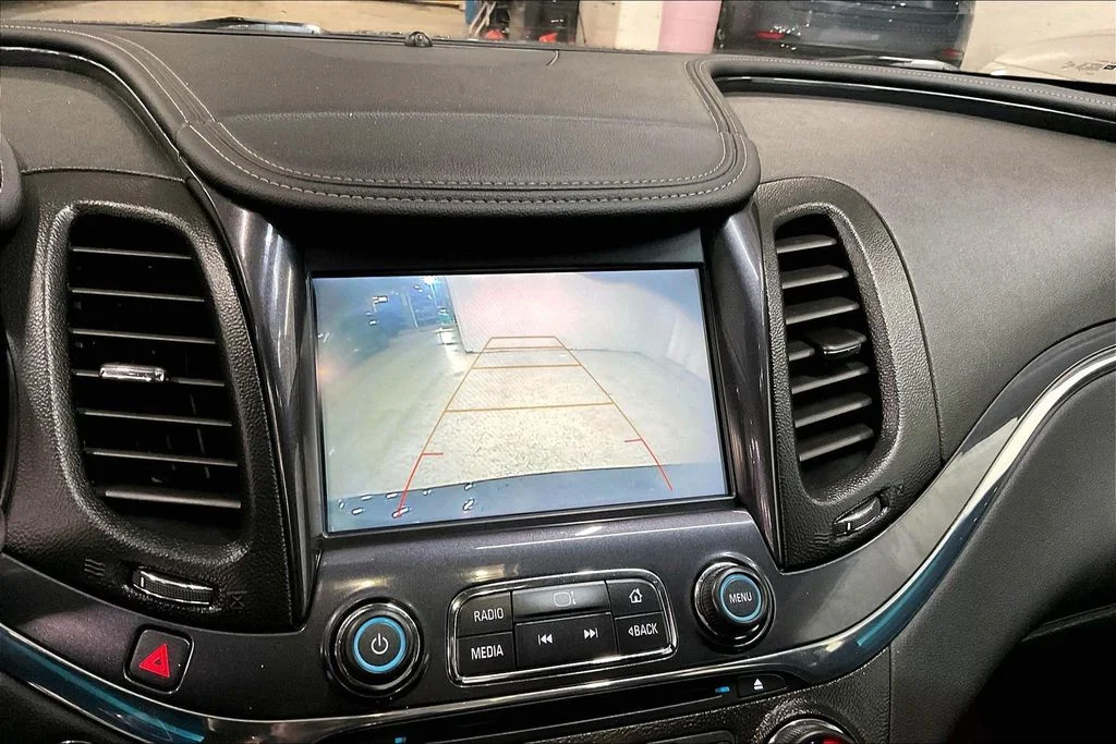 Used 2019 Gray Chevrolet Premier image 21