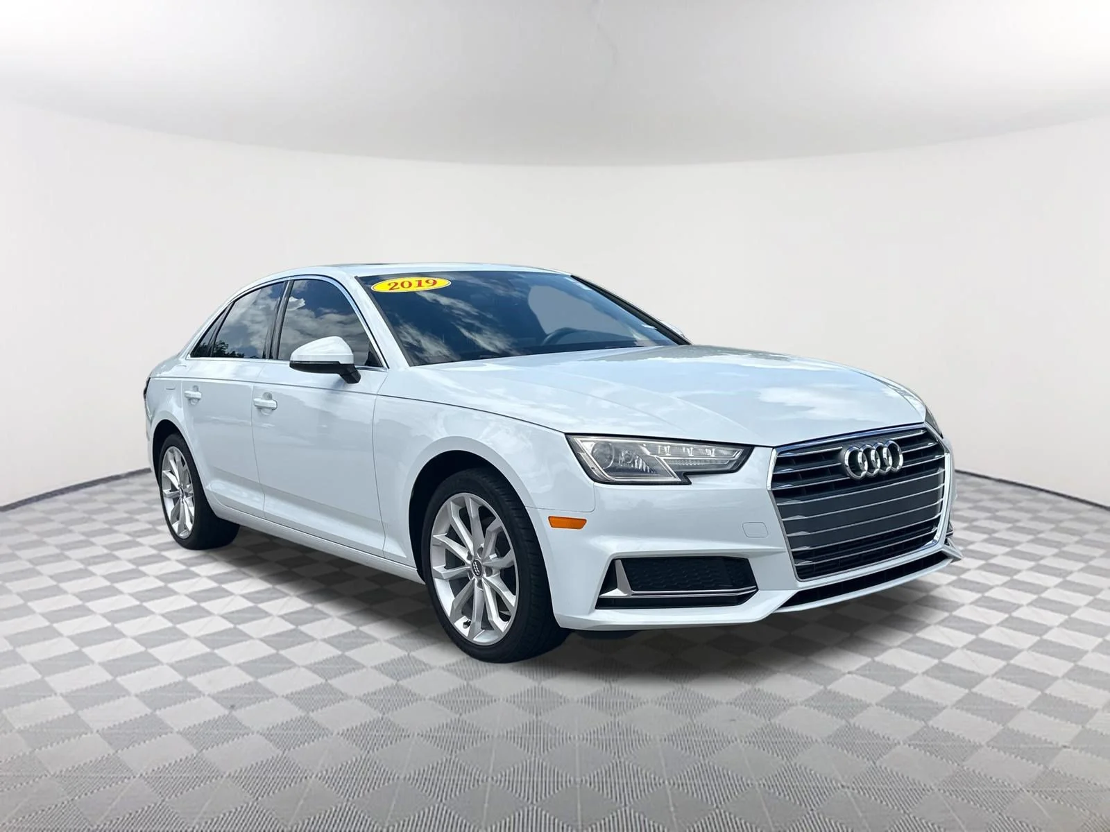 Used 2019 WHITE Audi 2.0T Premium image 3