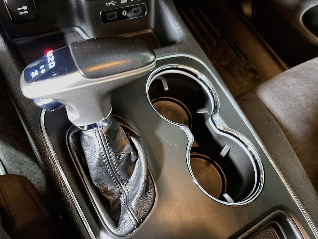 Used 2018 Silver Dodge SXT Plus image 17