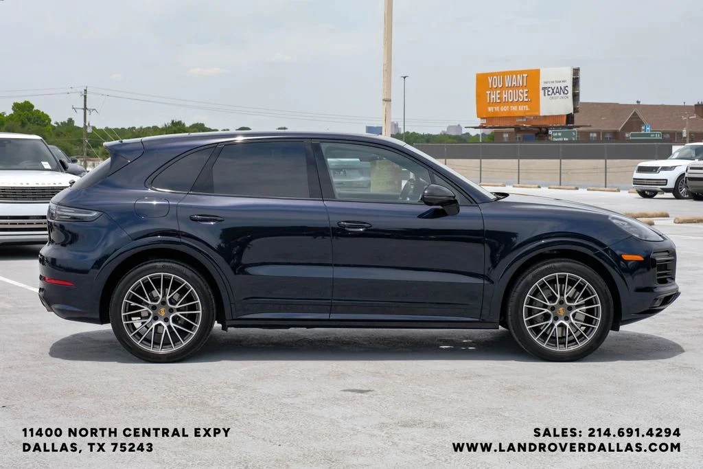 Used 2021 Moonlight Blue Metallic Porsche S image 7