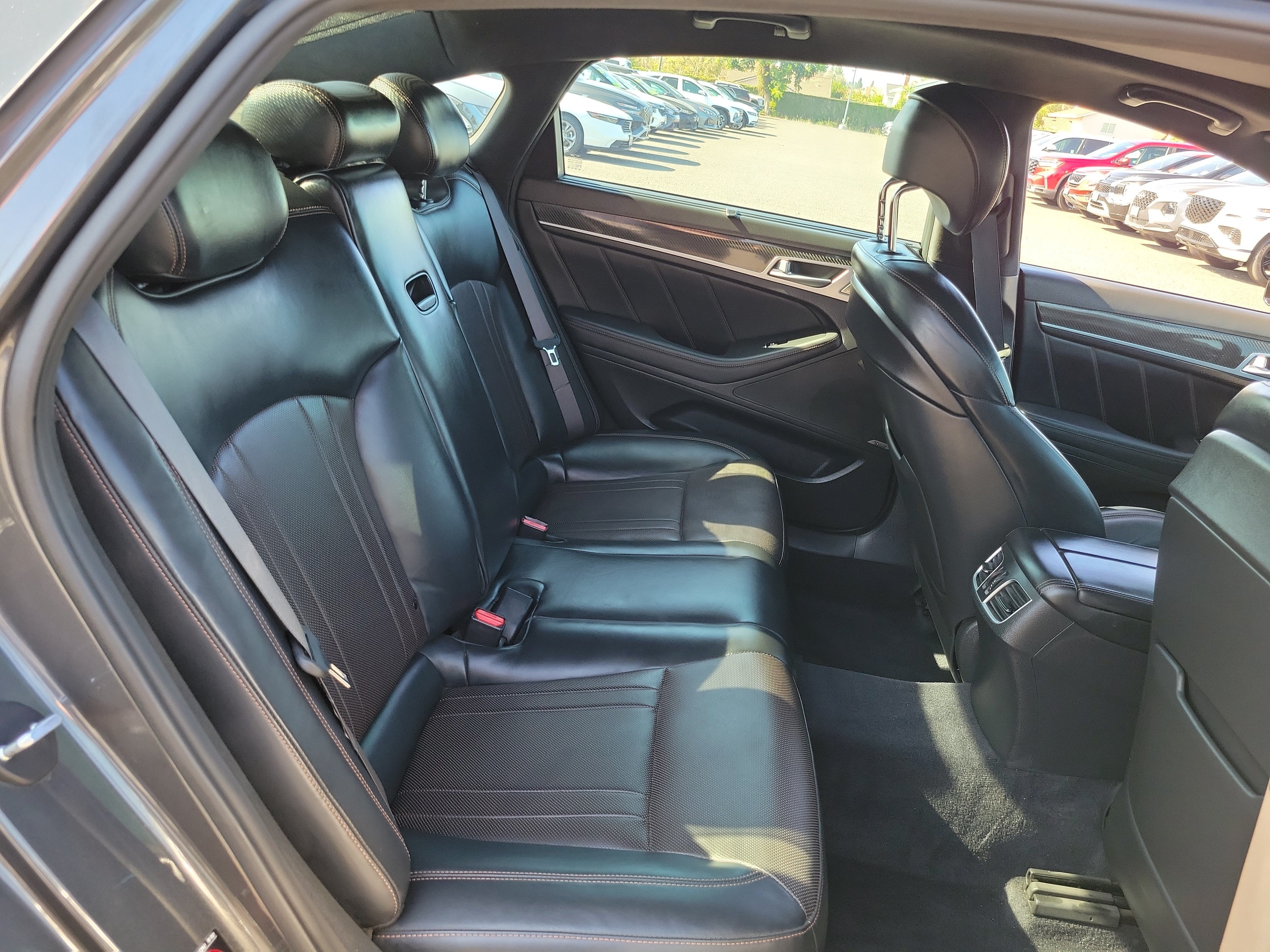 Used 2019 Himalayan Gray Genesis 3.3T Sport image 23