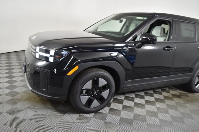 New 2026 Black Hyundai SE image 3