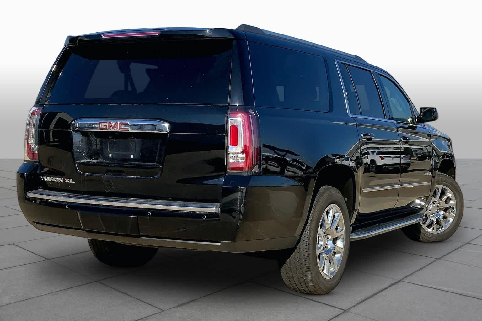 Used 2016 Onyx Black GMC Denali image 13