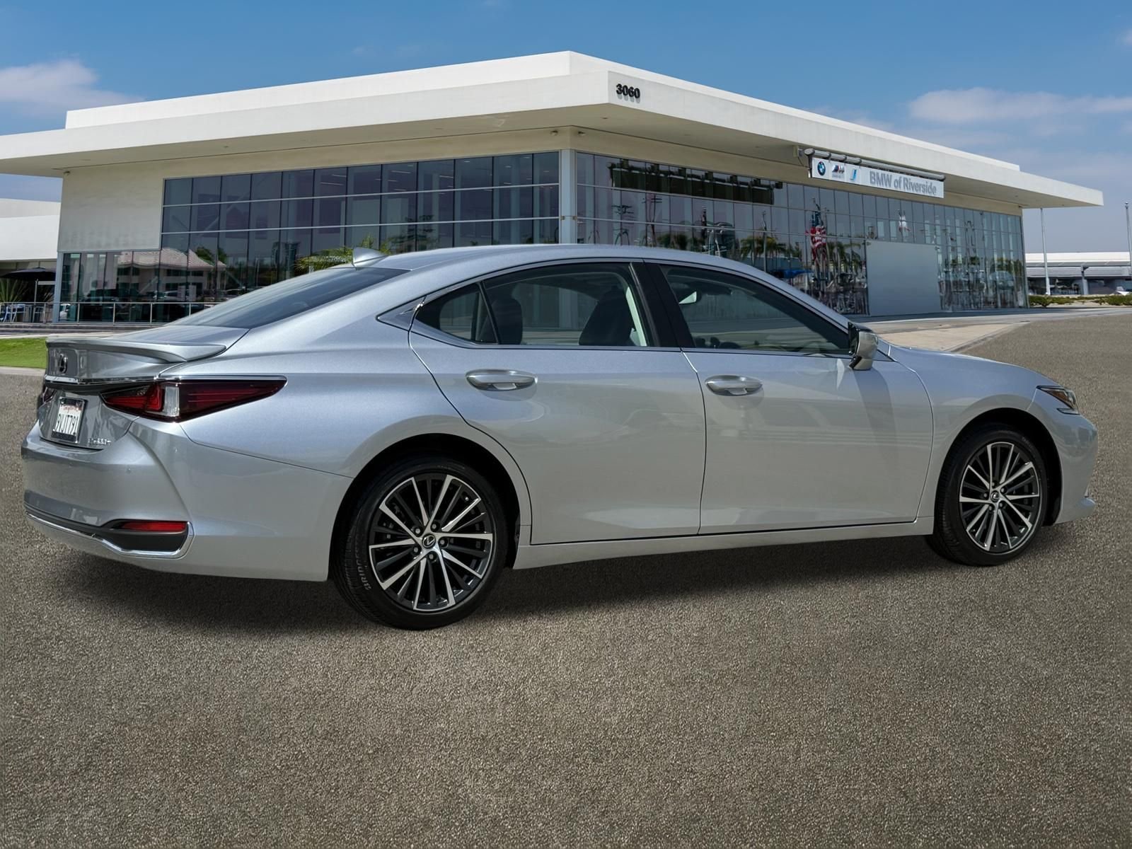 Used 2025 Silver Lexus 300h image 11
