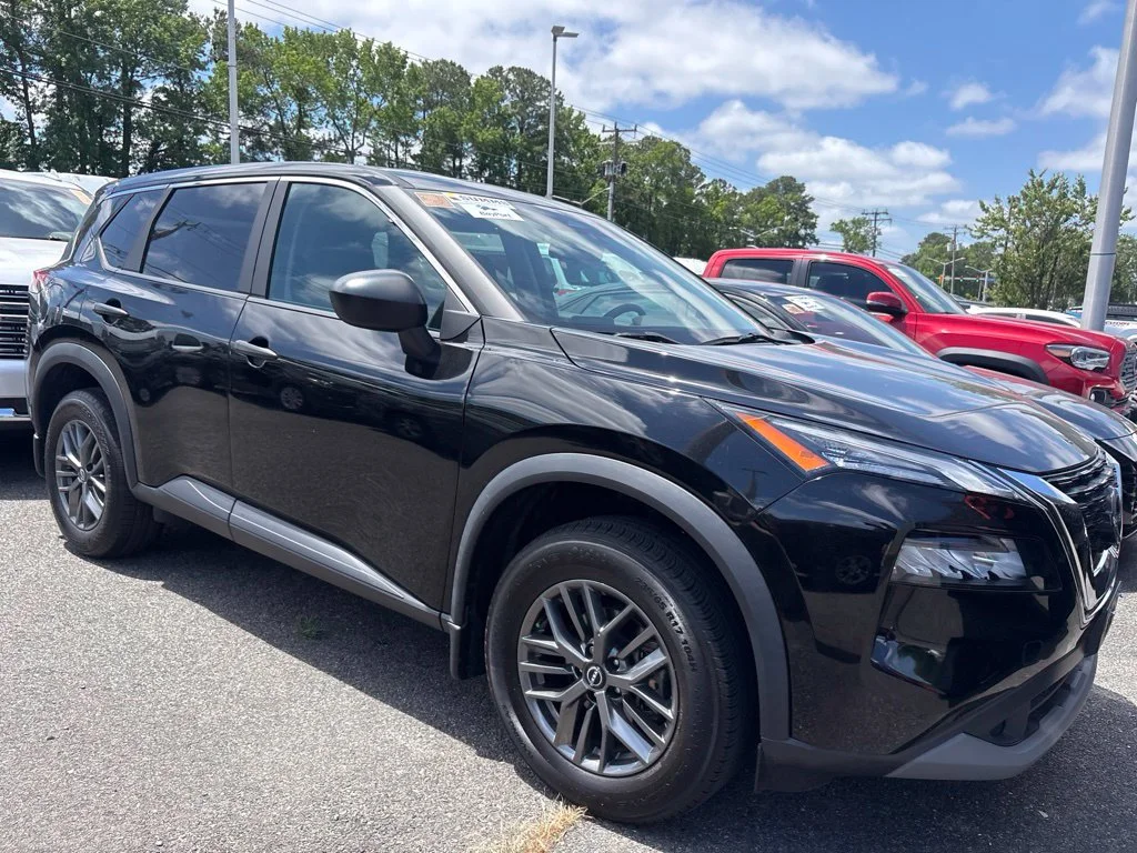 Used 2023 Black Nissan S image 6