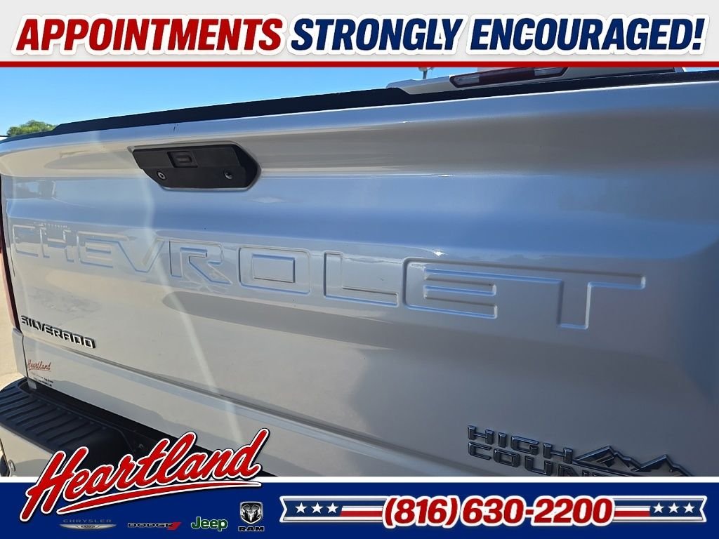 Used 2019 Beige Chevrolet High Country image 27