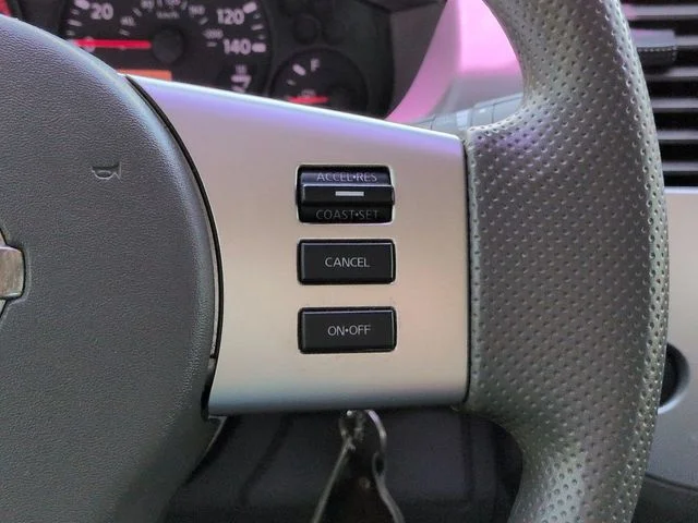 Used 2015 Arctic Blue Metallic Nissan SV image 22