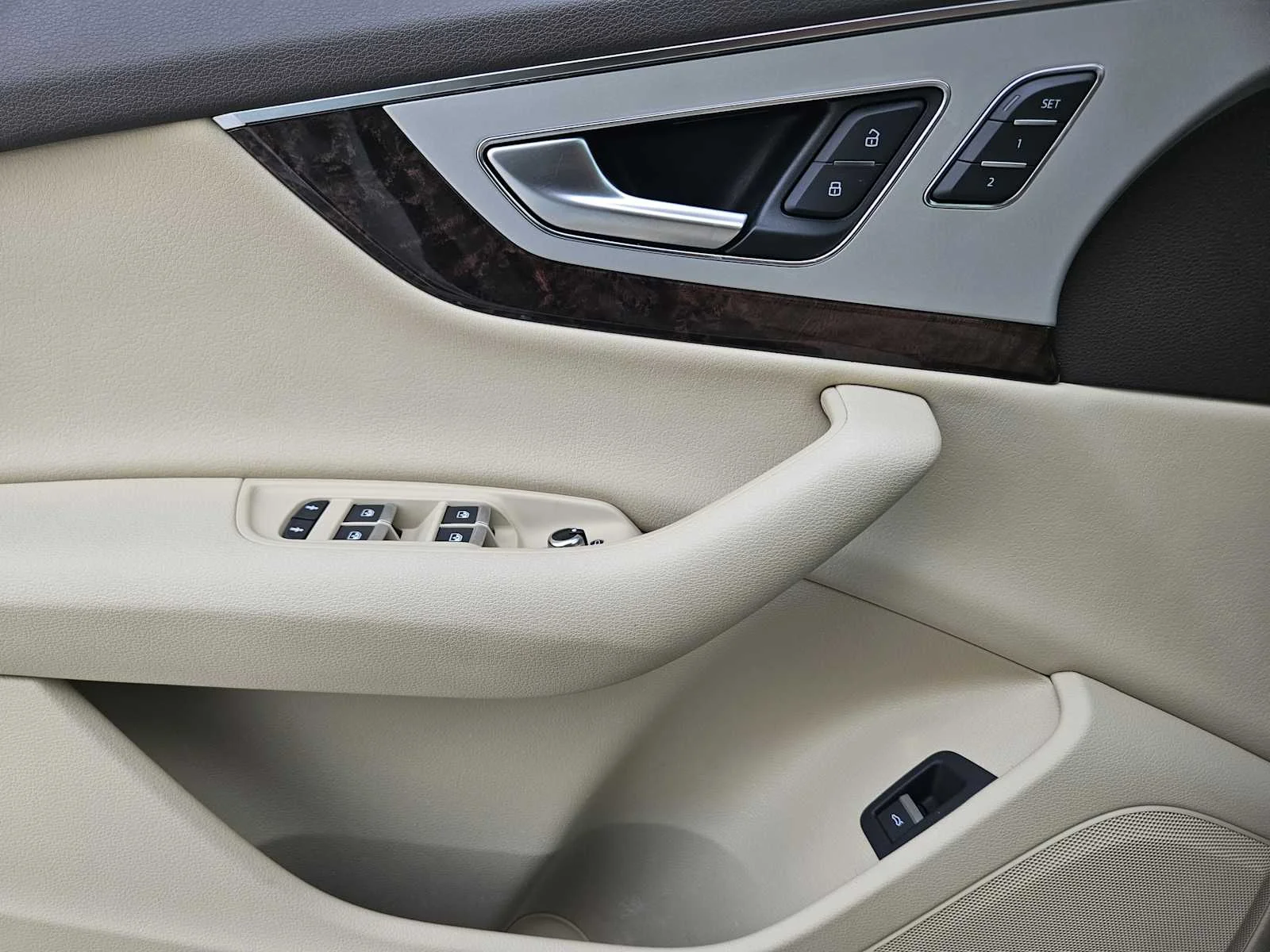 Used 2019  Audi Premium Plus image 17