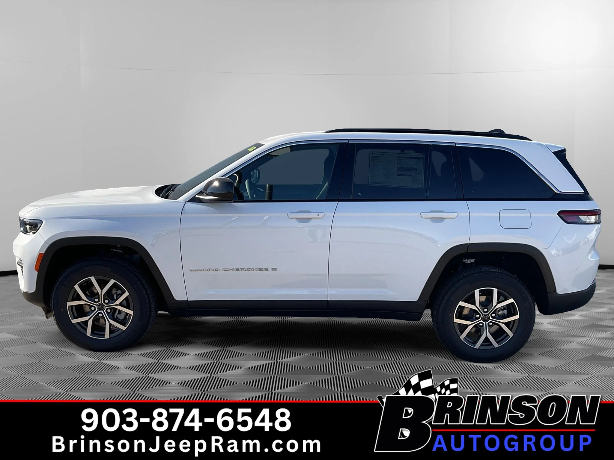 New 2027 Bright White Clear-Coat Paint Jeep Laredo image 3