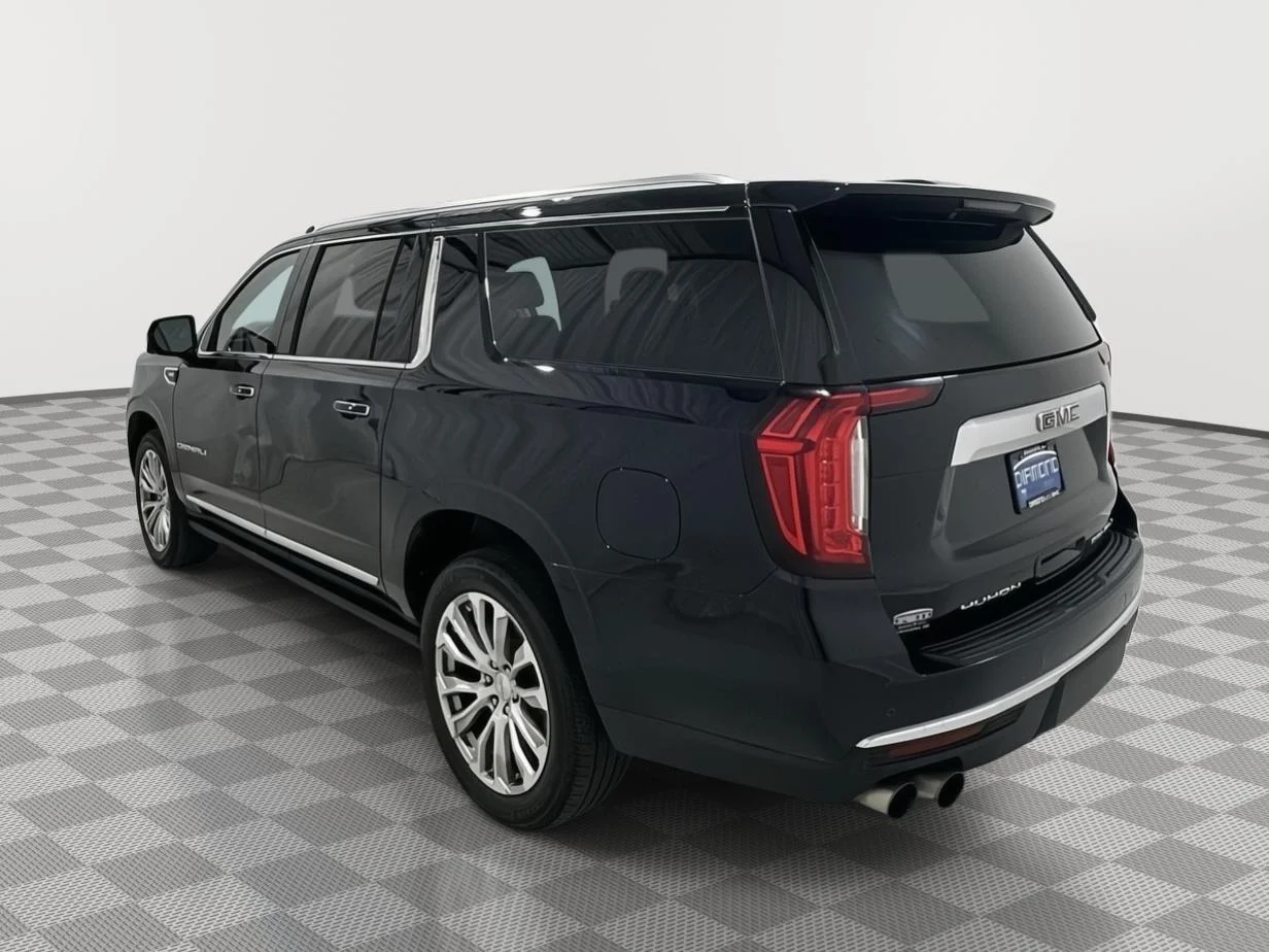 Used 2023 Midnight Blue Metallic GMC Denali image 3