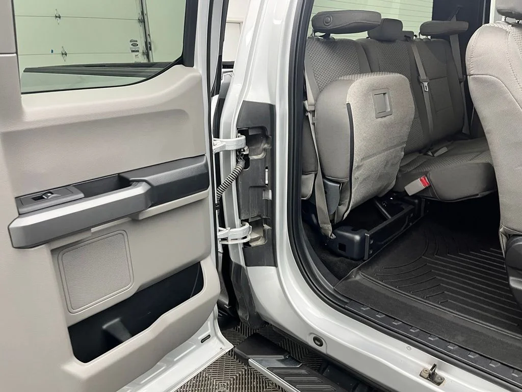 Used 2015  Ford XLT image 33