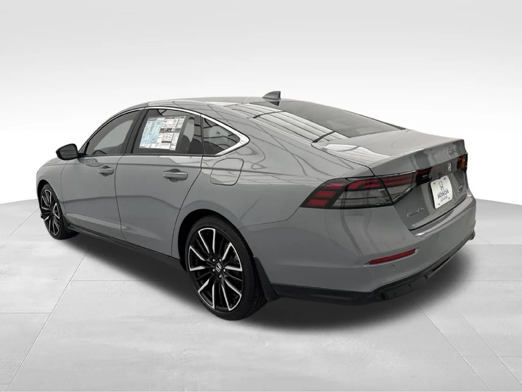 New 2026 Urban Gray Pearl Honda Touring image 5