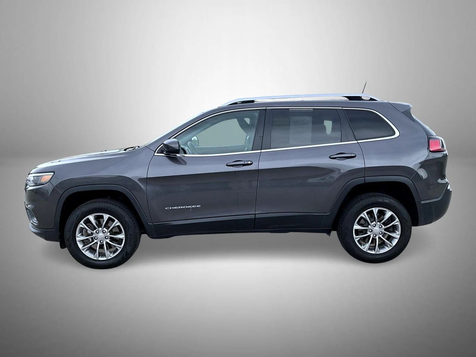 Used 2019 Gray Jeep Latitude Plus image 8