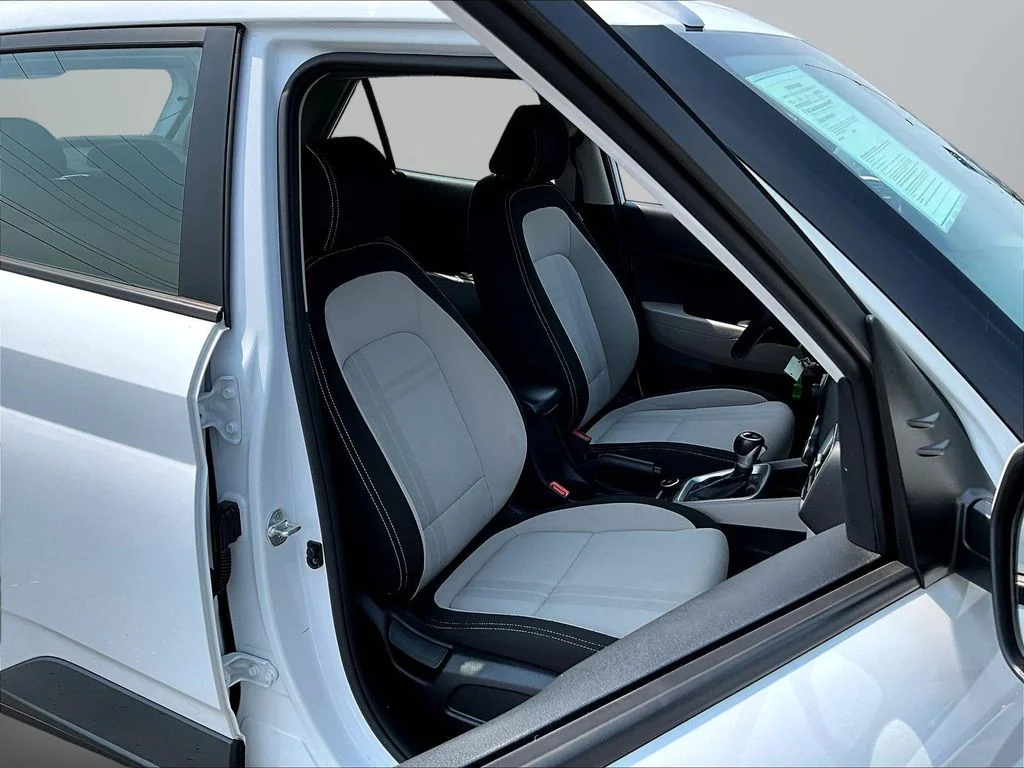 Used 2023 White Hyundai SEL image 27