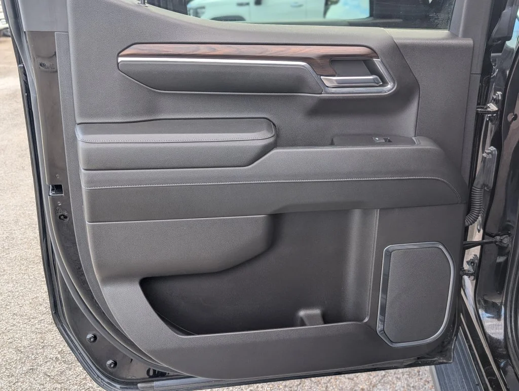 Used 2024 Black GMC SLT image 35