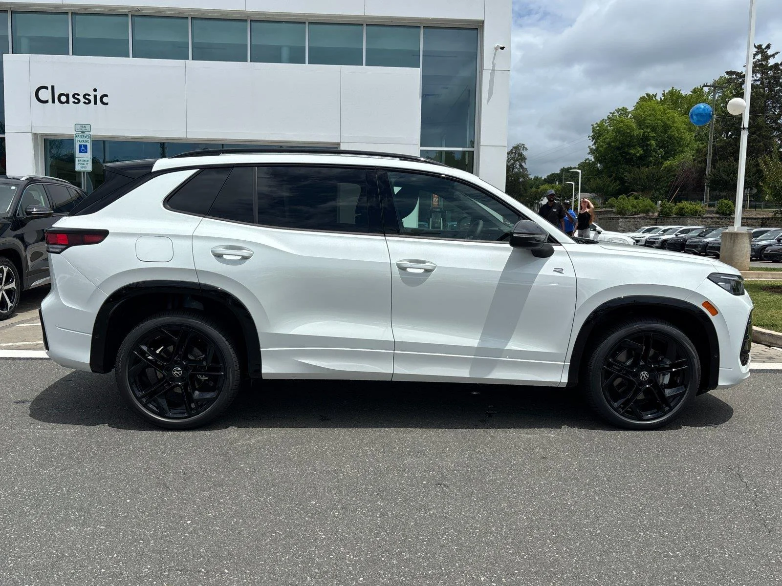 New 2026 opal white pearl Volkswagen SE R-Line Black image 6