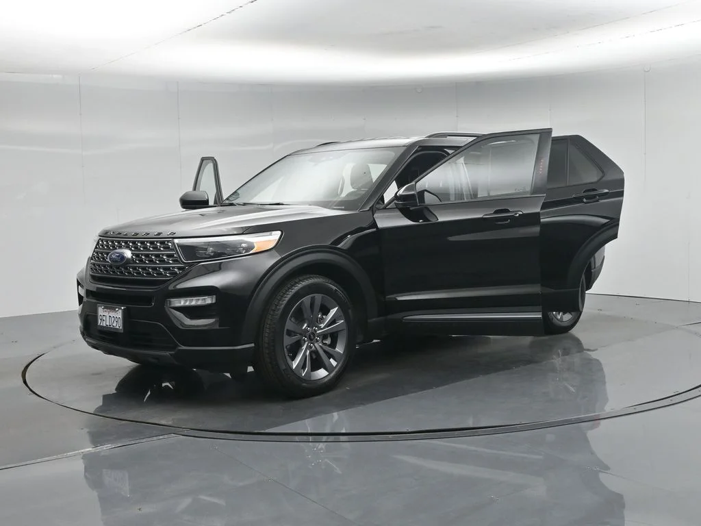 Certified Used 2022 Black Ford XLT image 33
