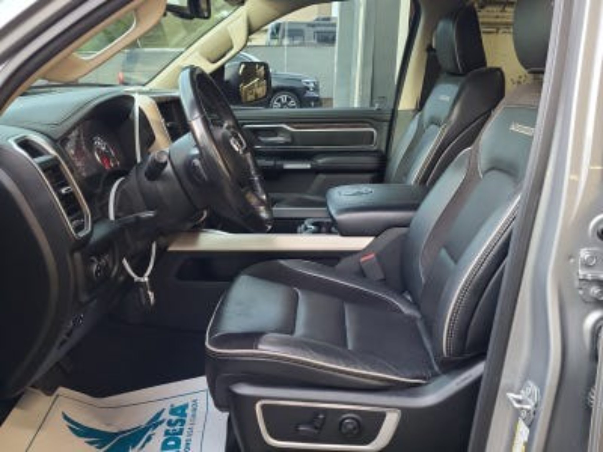 Used 2020 Sil Ram Laramie image 7