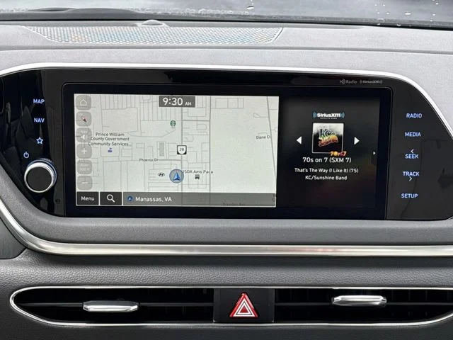 Used 2023 Gray Hyundai SEL image 19