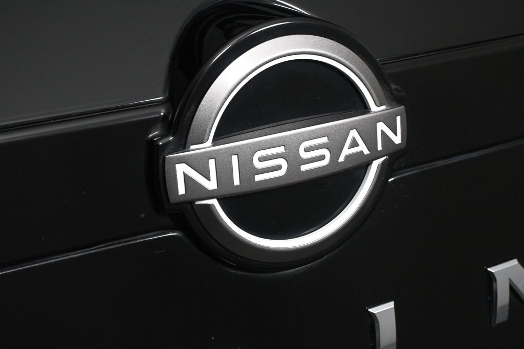 Used 2022 Black Nissan S image 25