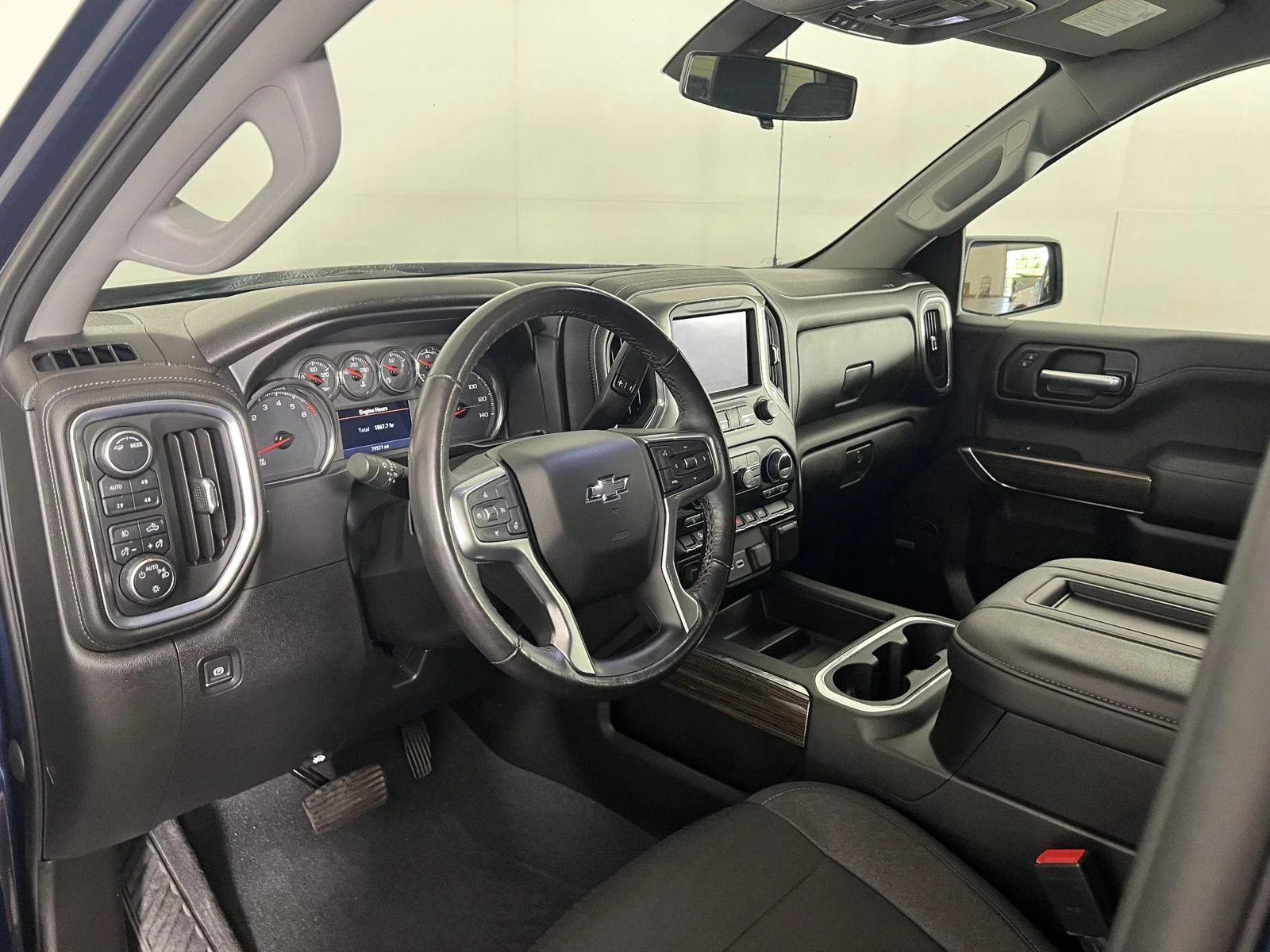 Used 2021 Northsky Blue Metallic Chevrolet LT Trail Boss image 3