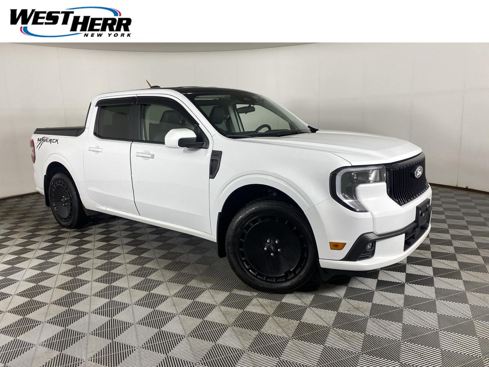 Used 2025 Oxford White Ford Lobo image 1