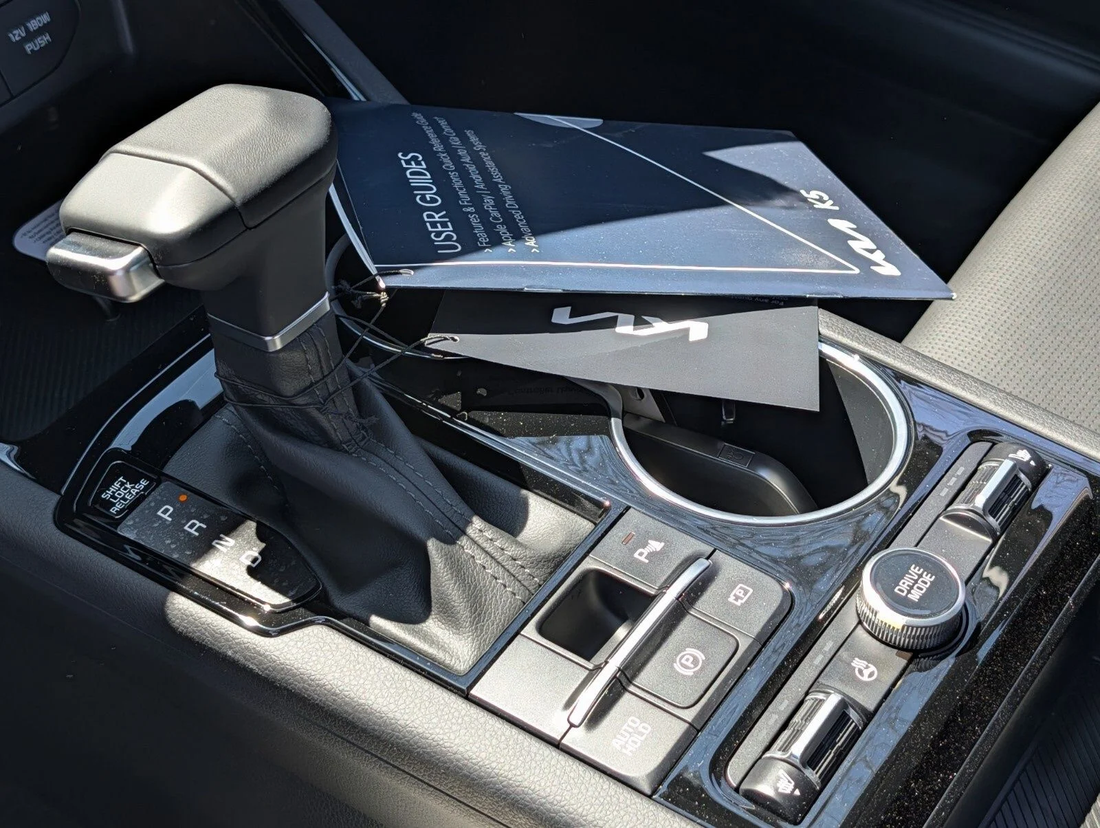 2026 Kia K5 GT-Line - Photo 9