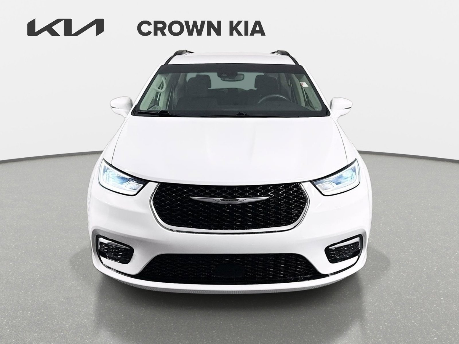 Used 2021 Bright White Clearcoat Chrysler Touring image 2