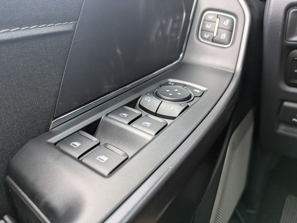 New 2026 Star White Metallic Tri-Coat Ford Lariat® image 50