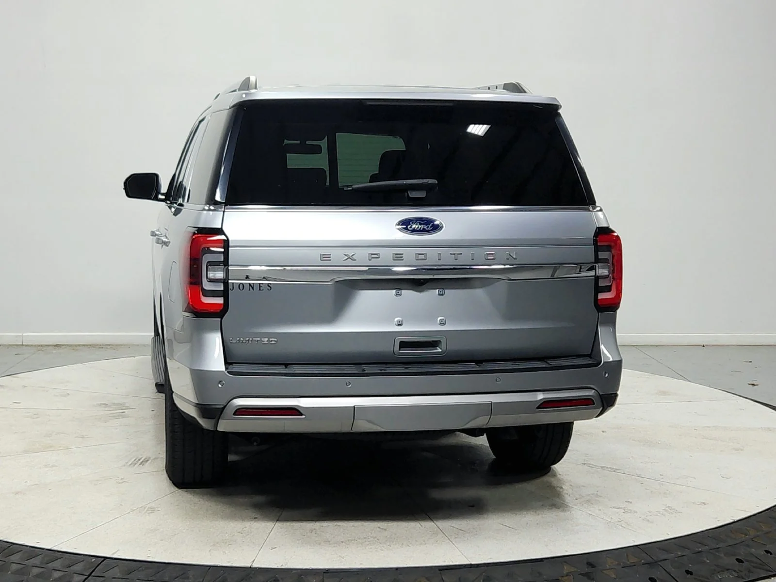 Used 2024 Silver Ford Limited image 7