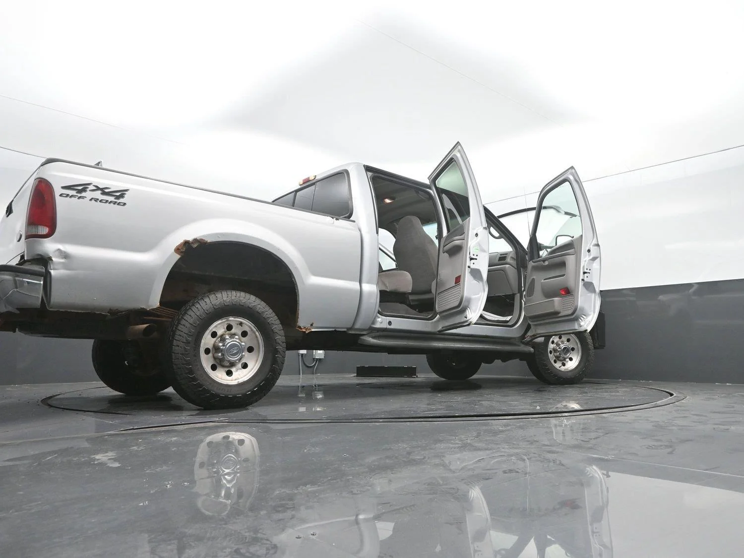 Used 2000  Ford Lariat image 42