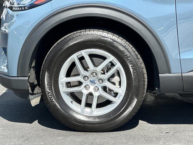 New 2026 Vapor Blue Metallic Ford Active image 53