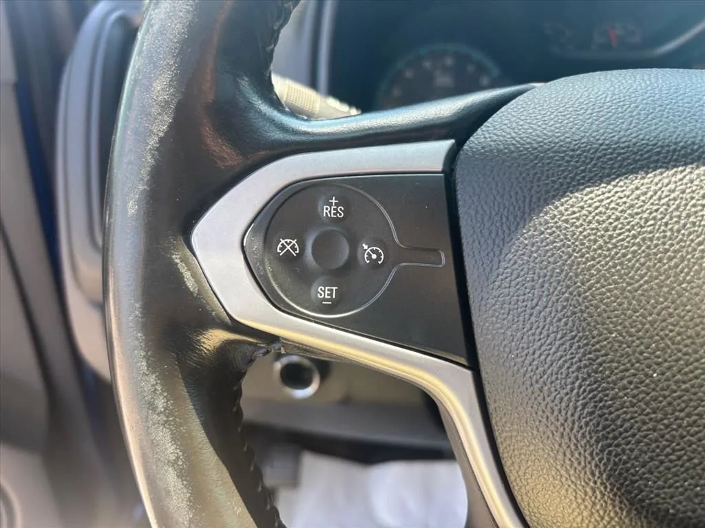Used 2018 KINETIC BLUE METALLIC Chevrolet 4WD LT image 15