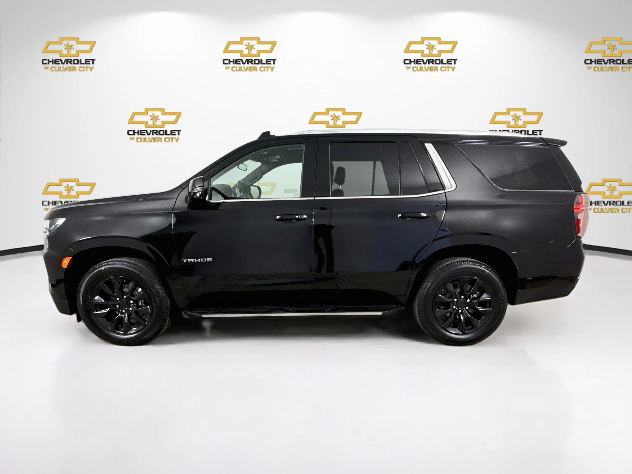 Used 2022 BLACK Chevrolet LT image 5