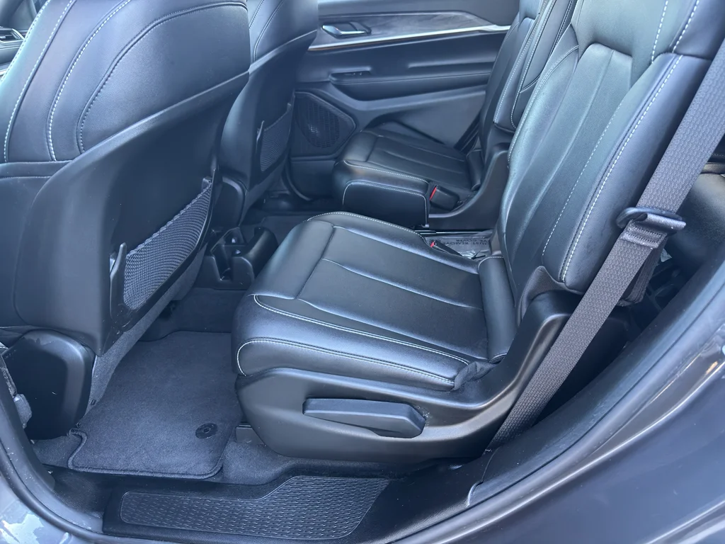 Used 2025 Baltic Gray Metallic Clearcoat Jeep Limited image 17