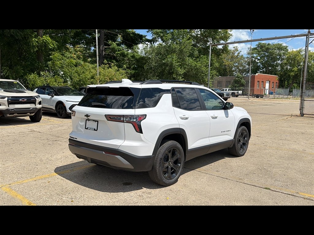 2027 Chevrolet Equinox LT - Photo 5
