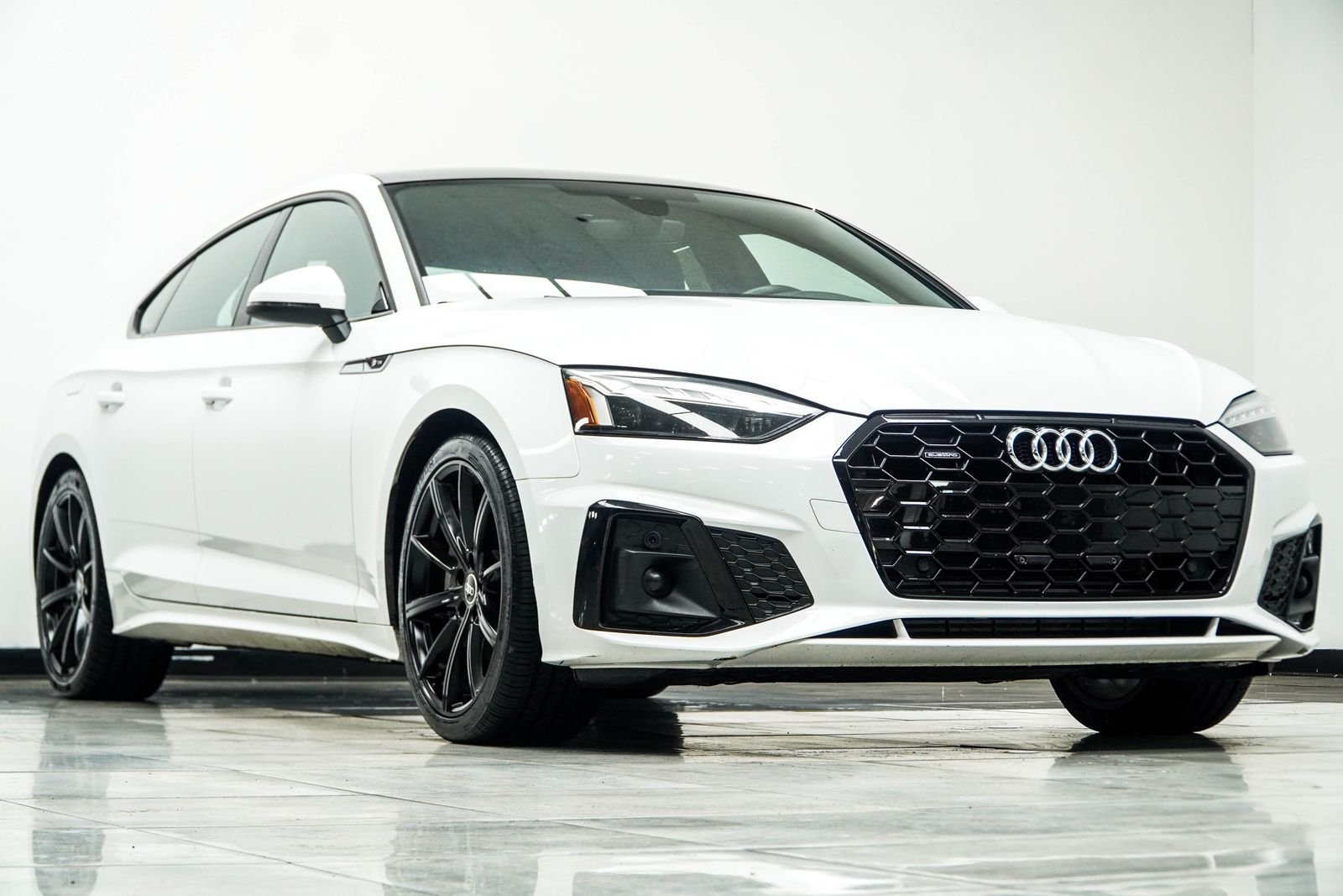 Used 2025 White Audi 45 S line Premium Plus image 5