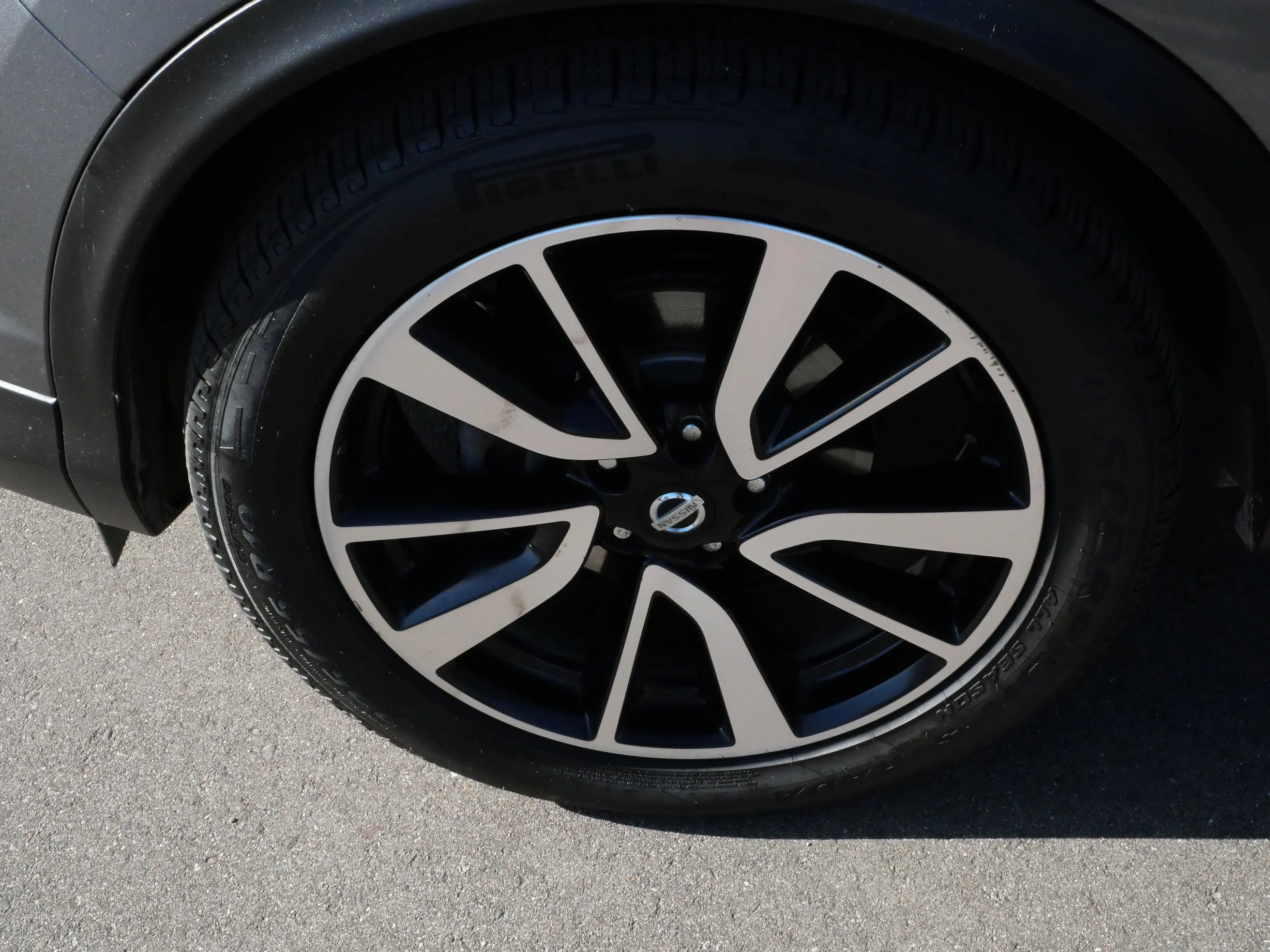 Used 2017 Gun Metallic Nissan SL image 15