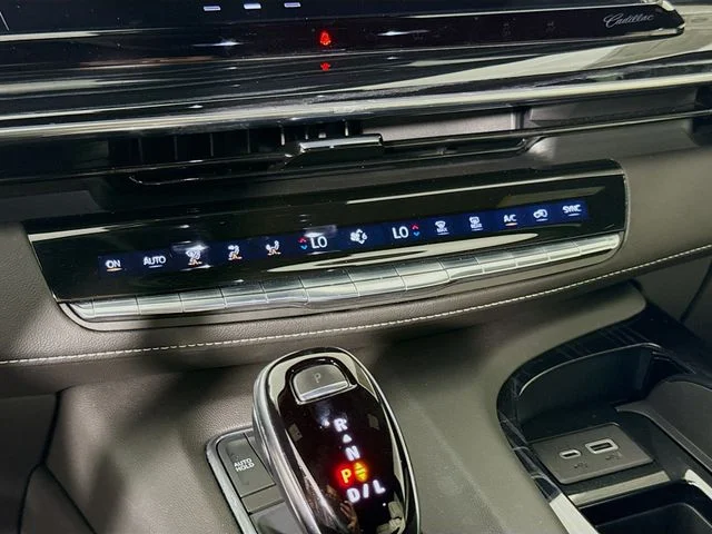 Used 2022 White Cadillac Sport image 18