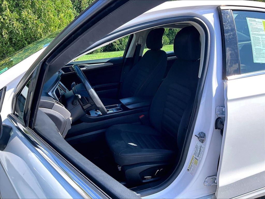 Used 2019 White Ford SE image 10