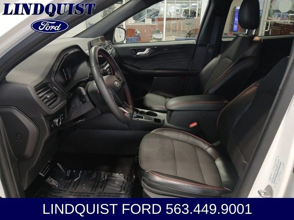 Used 2023 White Metallic Ford ST-Line image 11