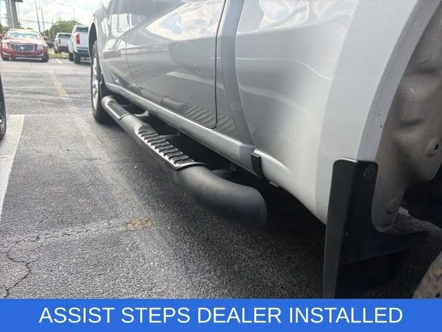 Used 2022 White Chevrolet Custom image 8