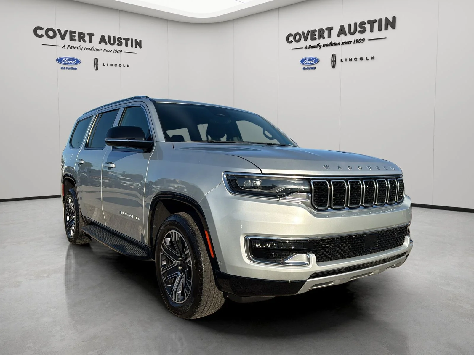 Used 2024 Silver Jeep Series II image 7