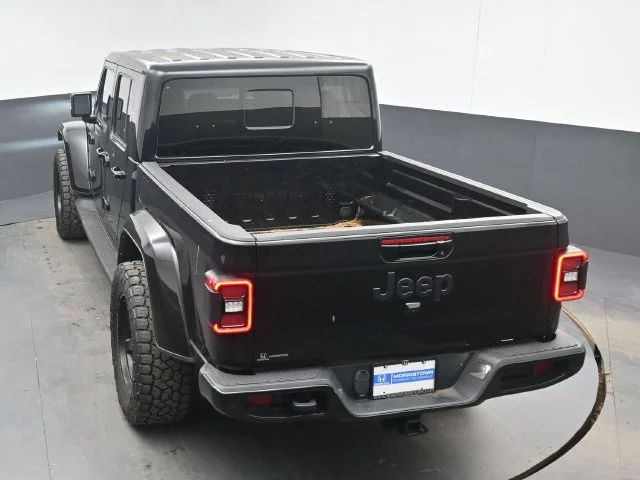 Used 2023 Black Clearcoat Jeep High Altitude image 36
