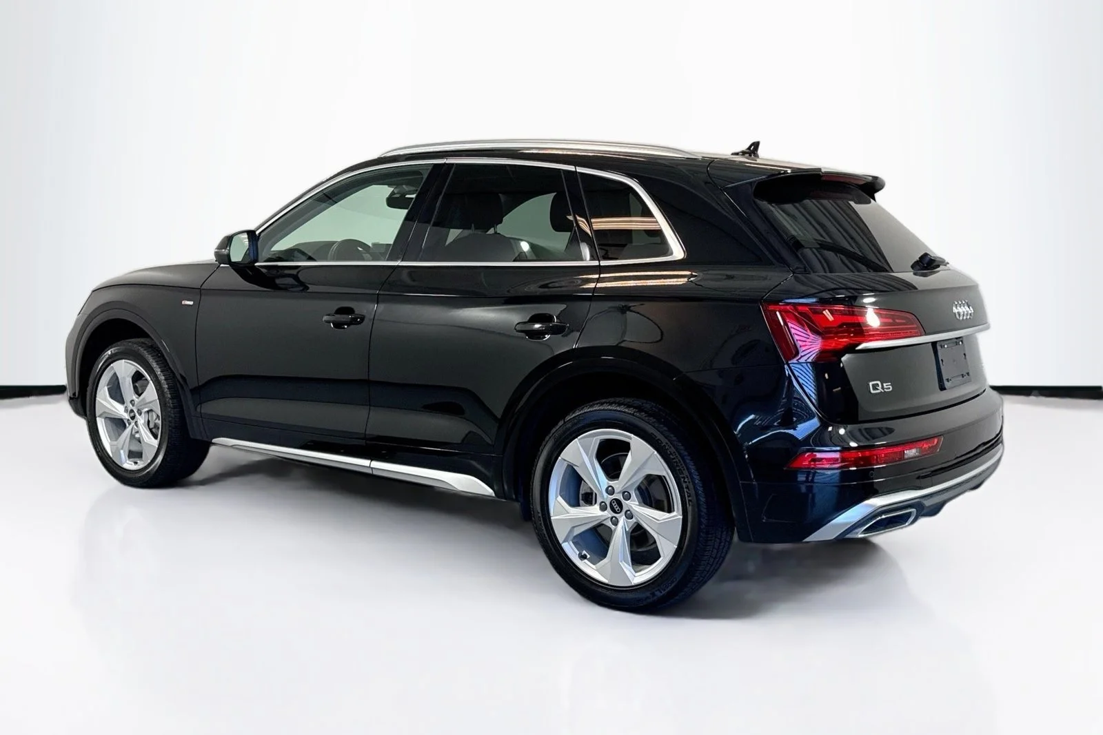 Used 2022 Black Audi S line Premium Plus image 7