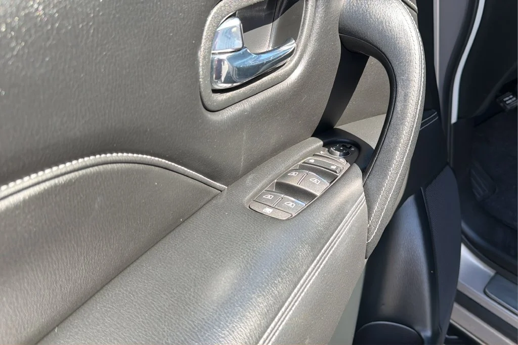 Used 2020 Beige INFINITI LUXE image 15